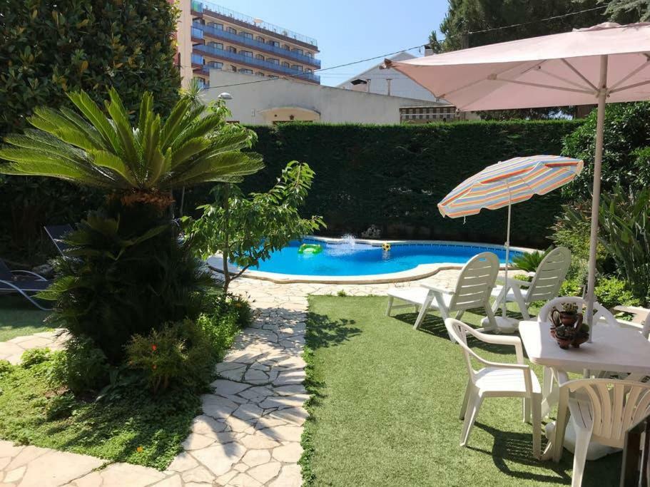 Villa Paquita Calella Luaran gambar