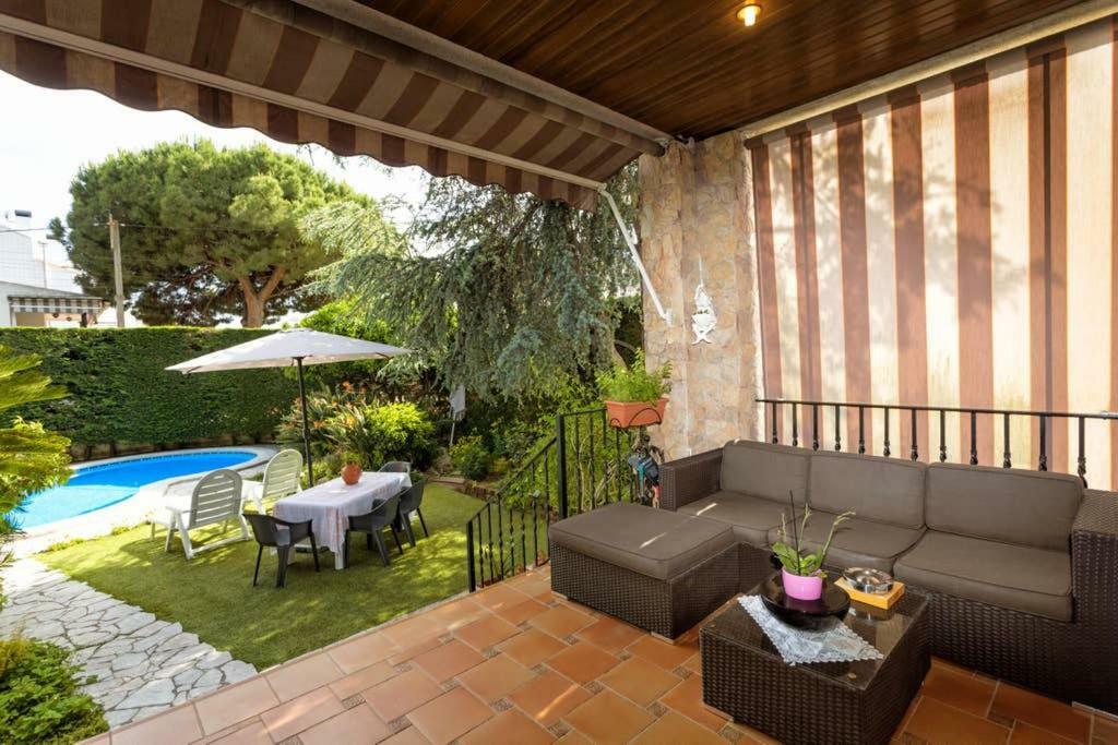 Villa Paquita Calella Luaran gambar