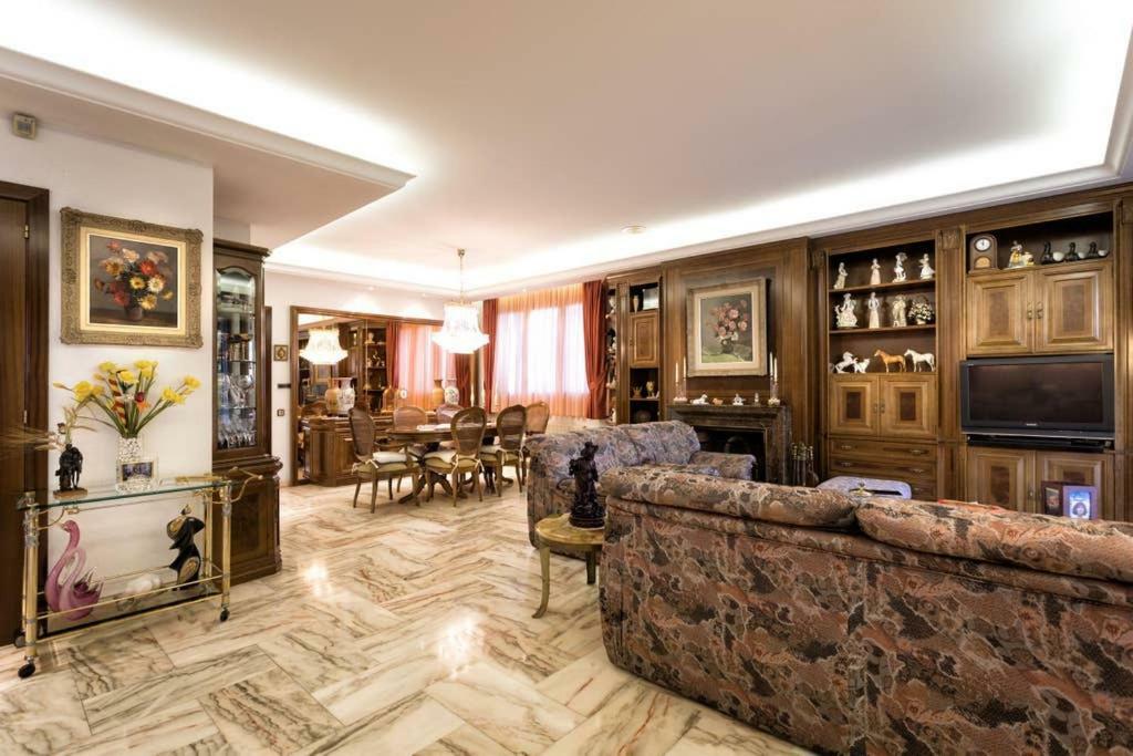 Villa Paquita Calella Luaran gambar