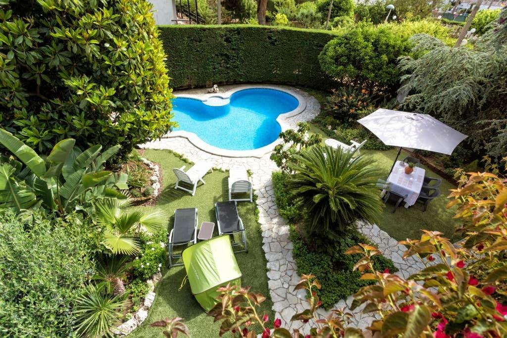 Villa Paquita Calella Luaran gambar